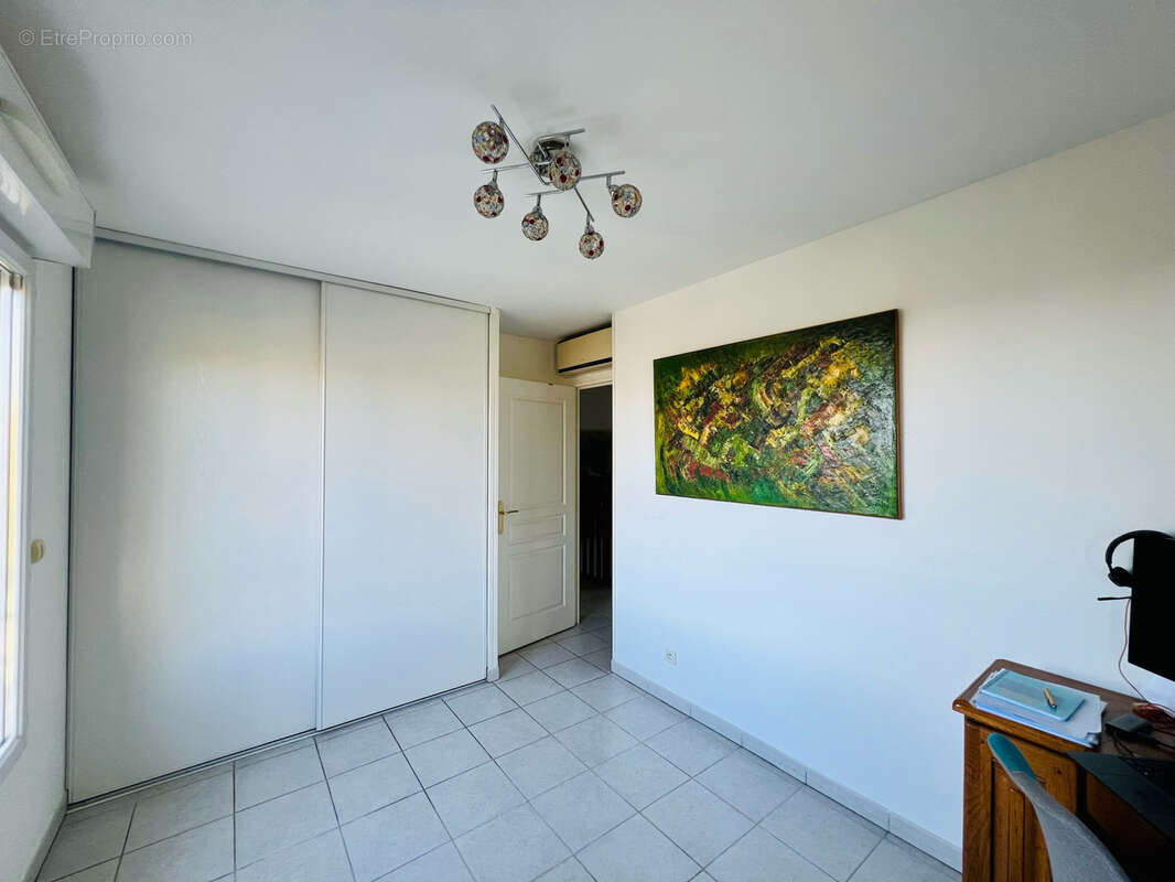 Appartement à SAINT-LAURENT-DU-VAR