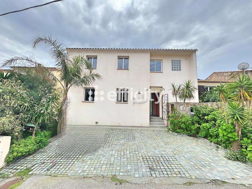 Appartement à CALVI