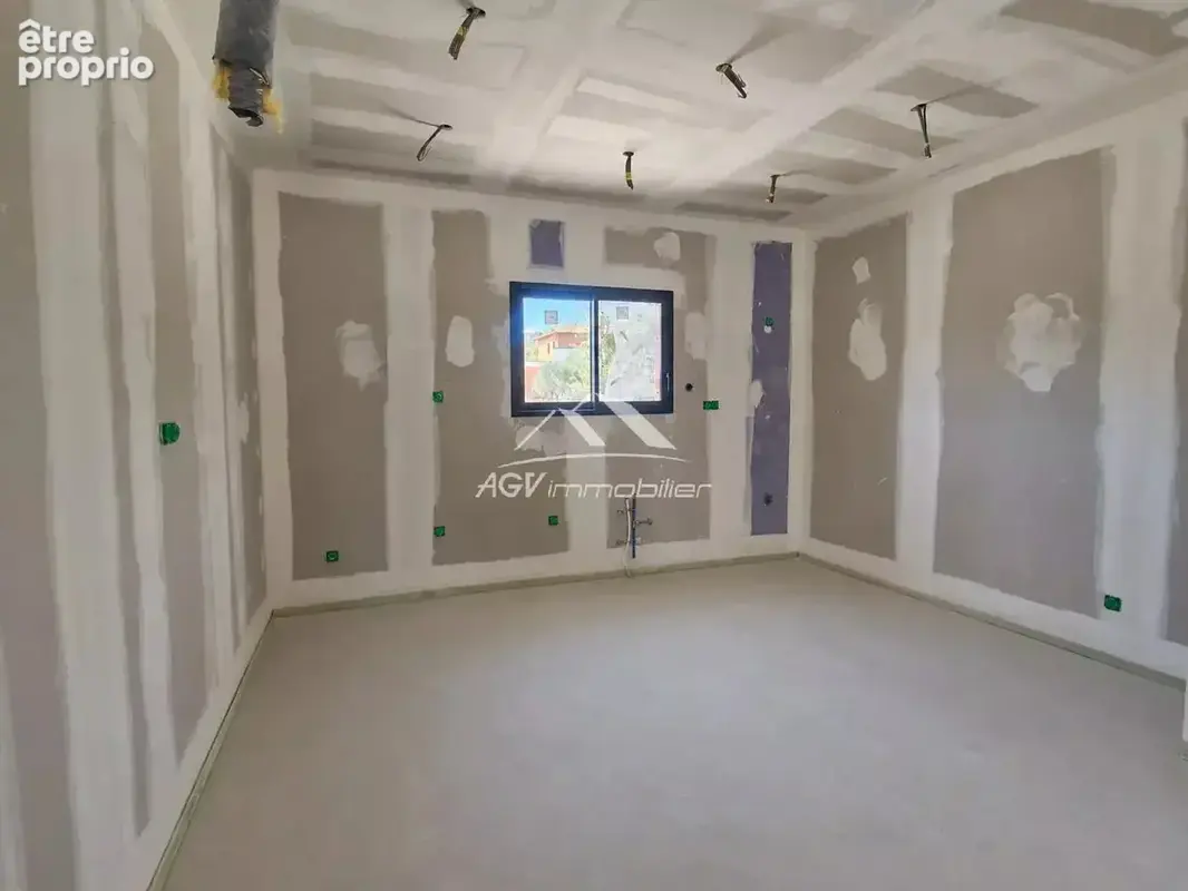 A Saint-Julien-Les-Rosiers, maison neuve d'environ 106 m² avec piscine - photo 6