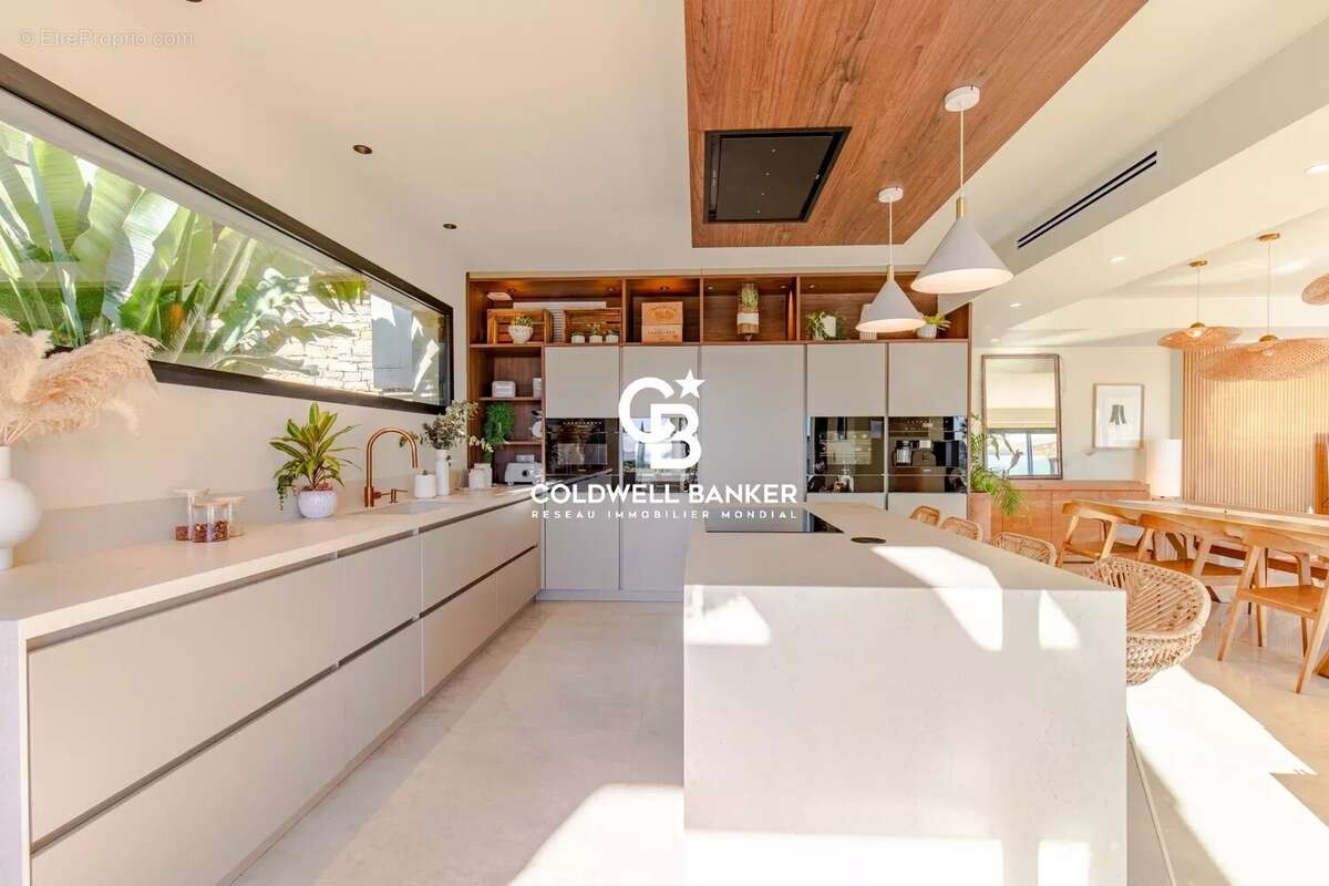 Maison à CARQUEIRANNE