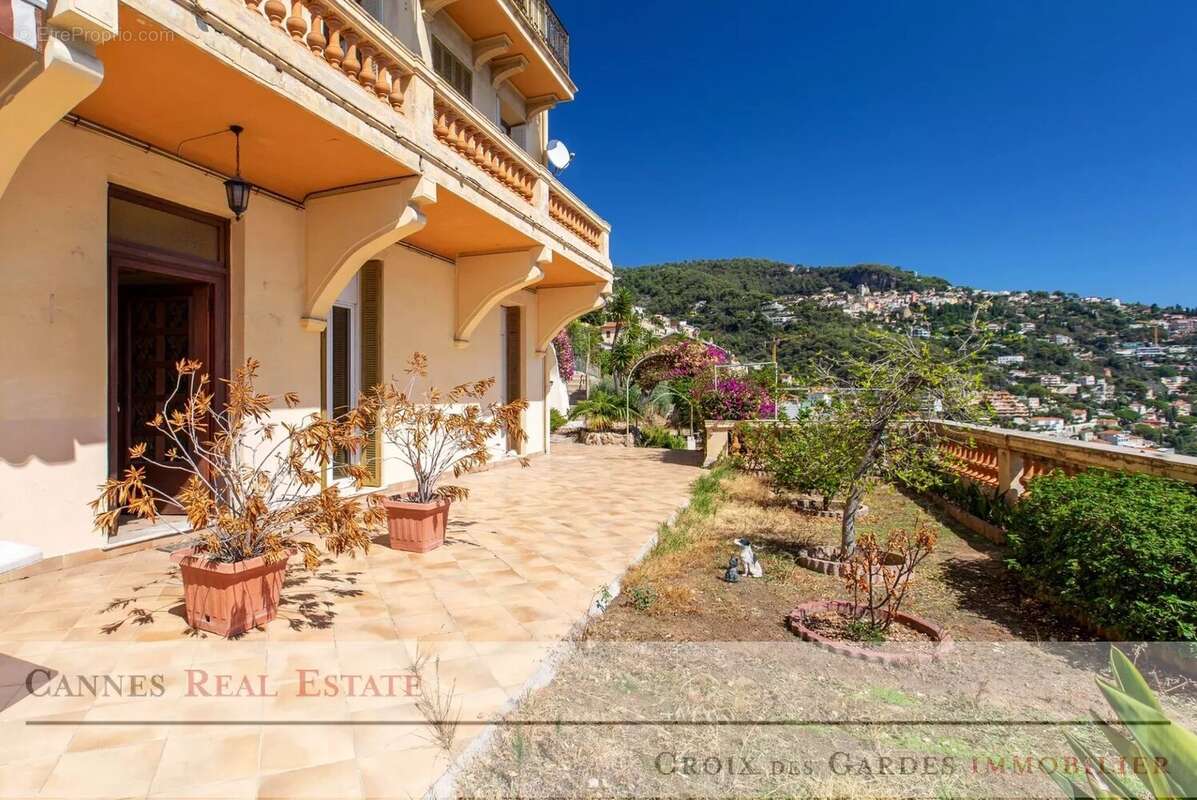 Appartement à ROQUEBRUNE-CAP-MARTIN