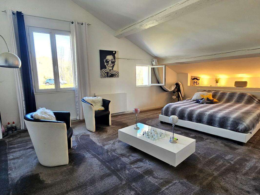 Maison à MONTFERRIER