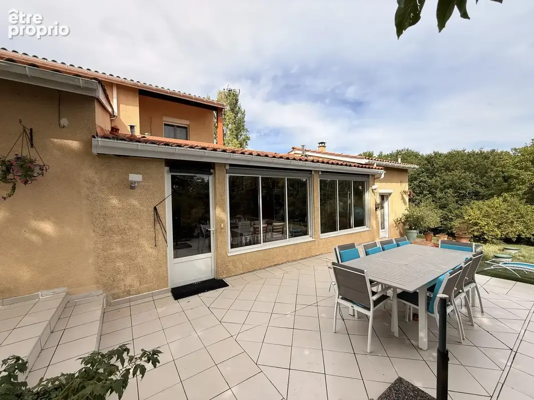 Maison familiale sur 1 hectare de terrain arboré - photo 22