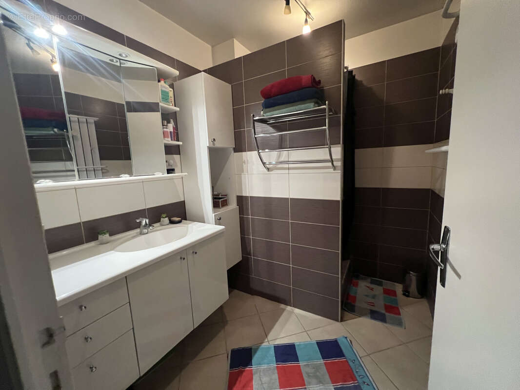 Rodez   Spacieux T5 lumineux de 101 m2 avec 2 terrasses, garage et parking privatif sécurisé - photo 21
