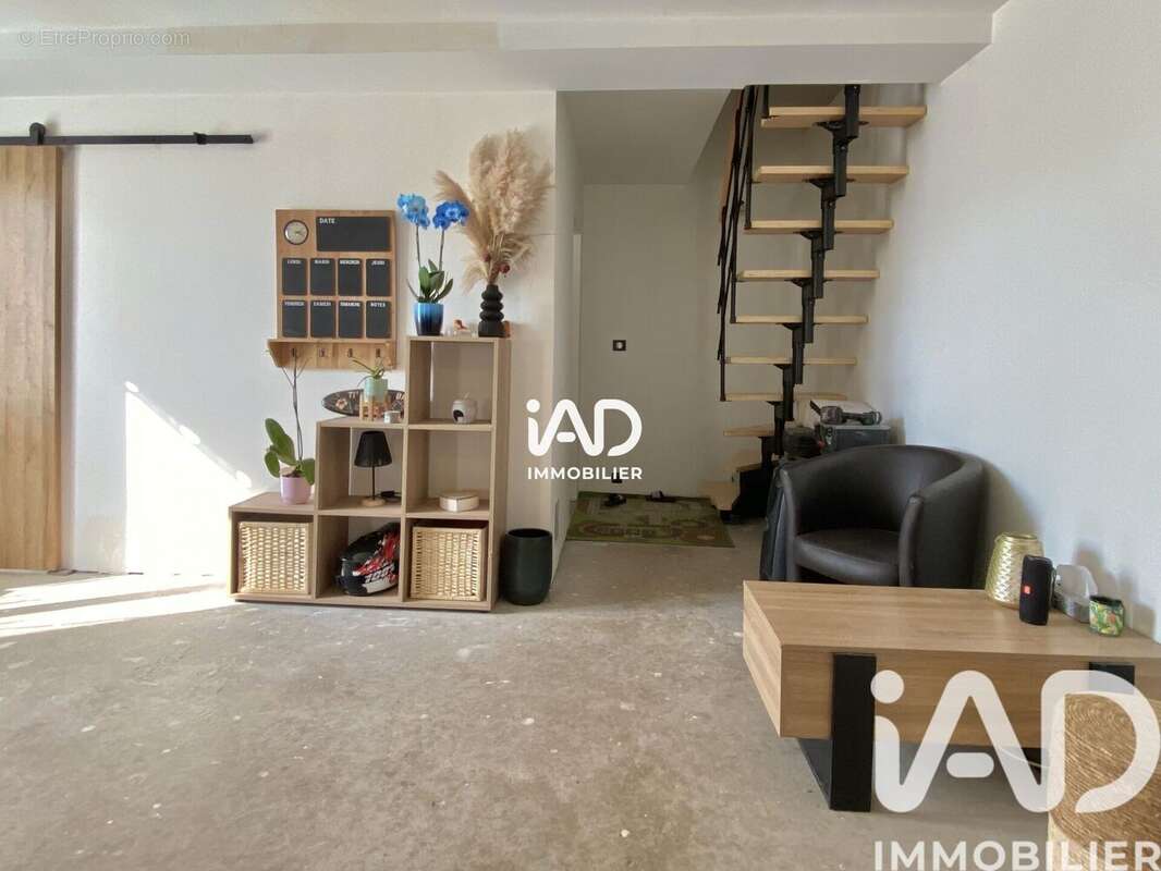 Maison 165 m² à Cuise-La-Motte  - photo 8