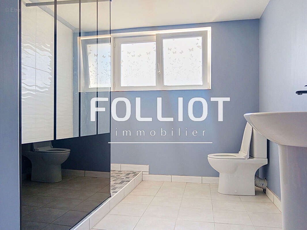 A VENDRE Maison Saint-Lô                                                                             9 pièce(s) 230 m2 - photo 9