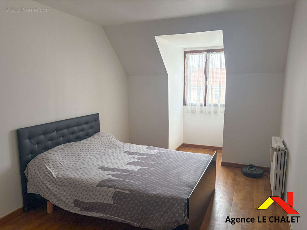 Maison à VILLENEUVE-LE-ROI