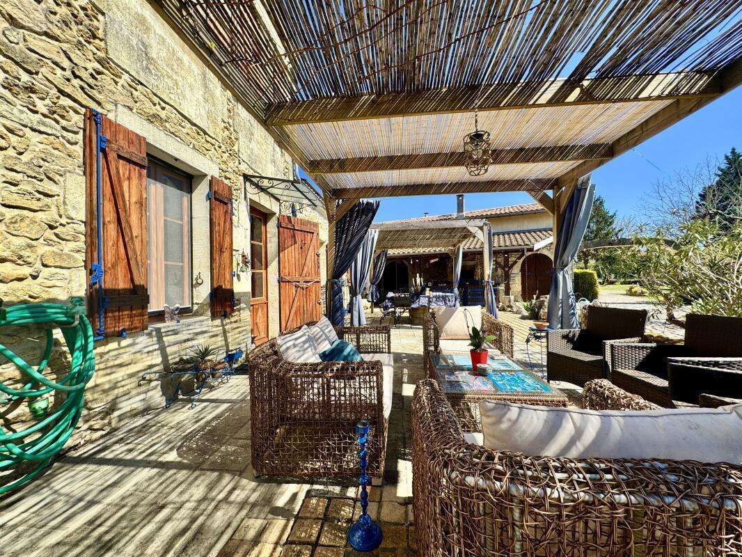 Maison 260 m² à Saint-Selve  - photo 10
