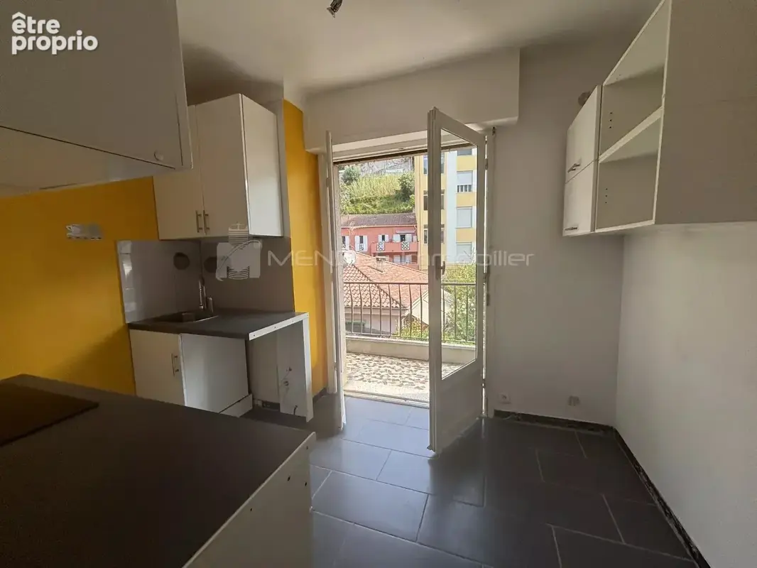 À vendre appartement trois pièces à contes - photo 3