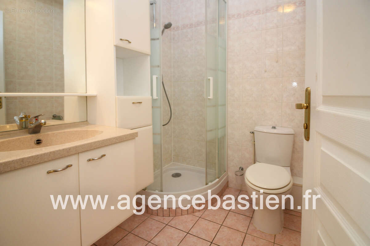 Appartement à DIVONNE-LES-BAINS