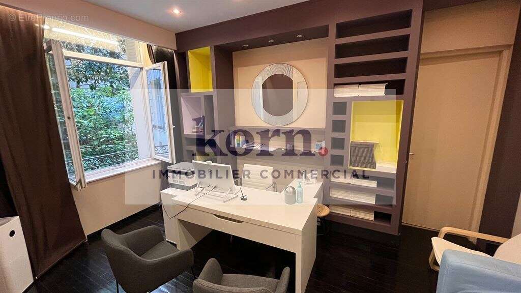 Commerce à PARIS-16E