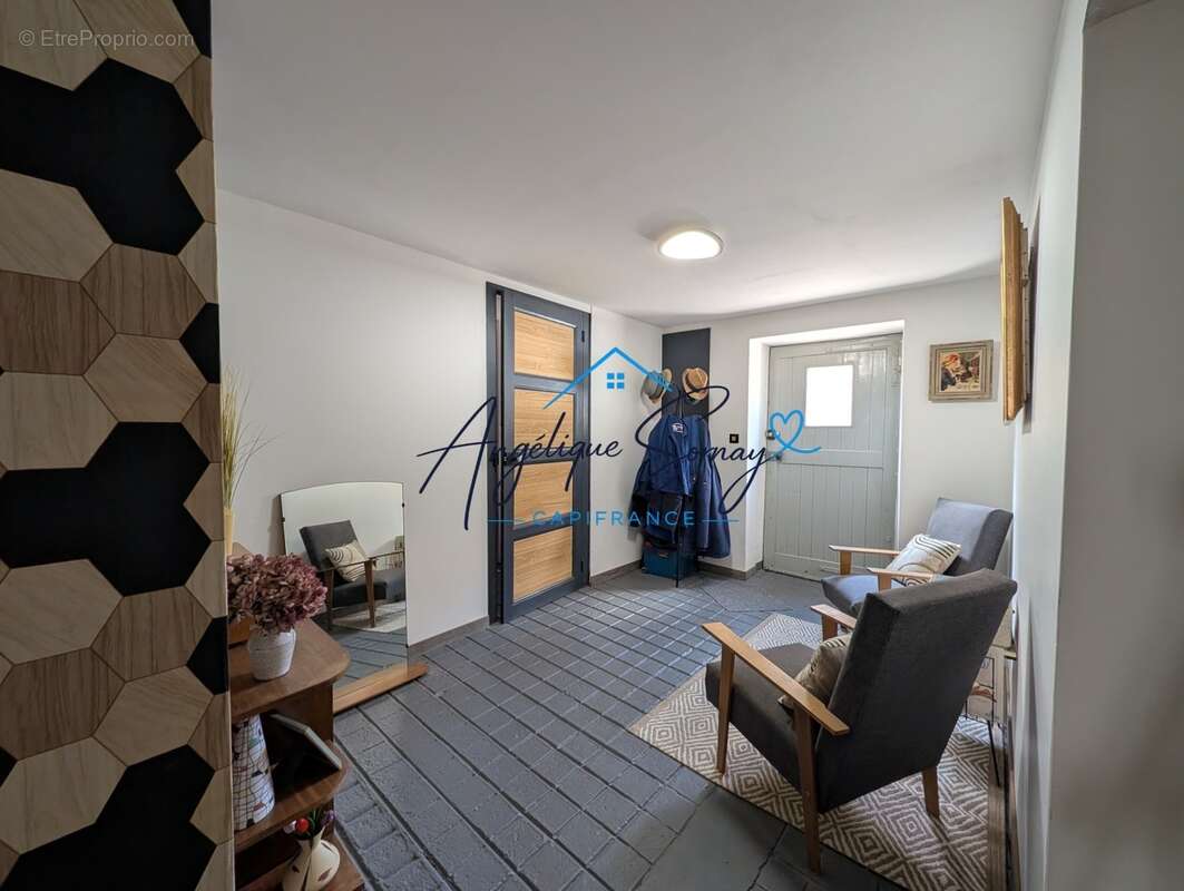 Chille – maison de village mitoyenne de 160 m² avec garage, stationnement - photo 3