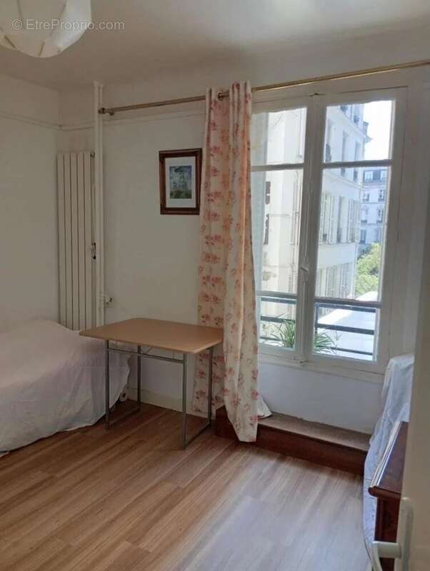 Appartement à PARIS-10E