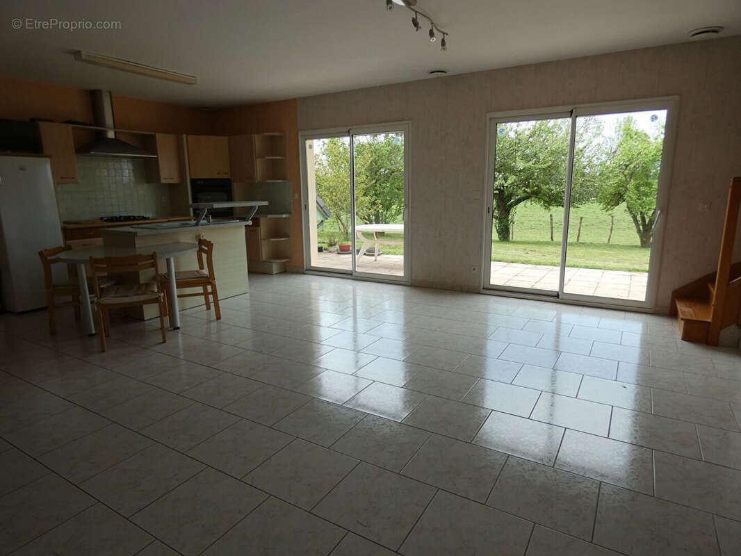 Maison à MOULINS-SUR-YEVRE