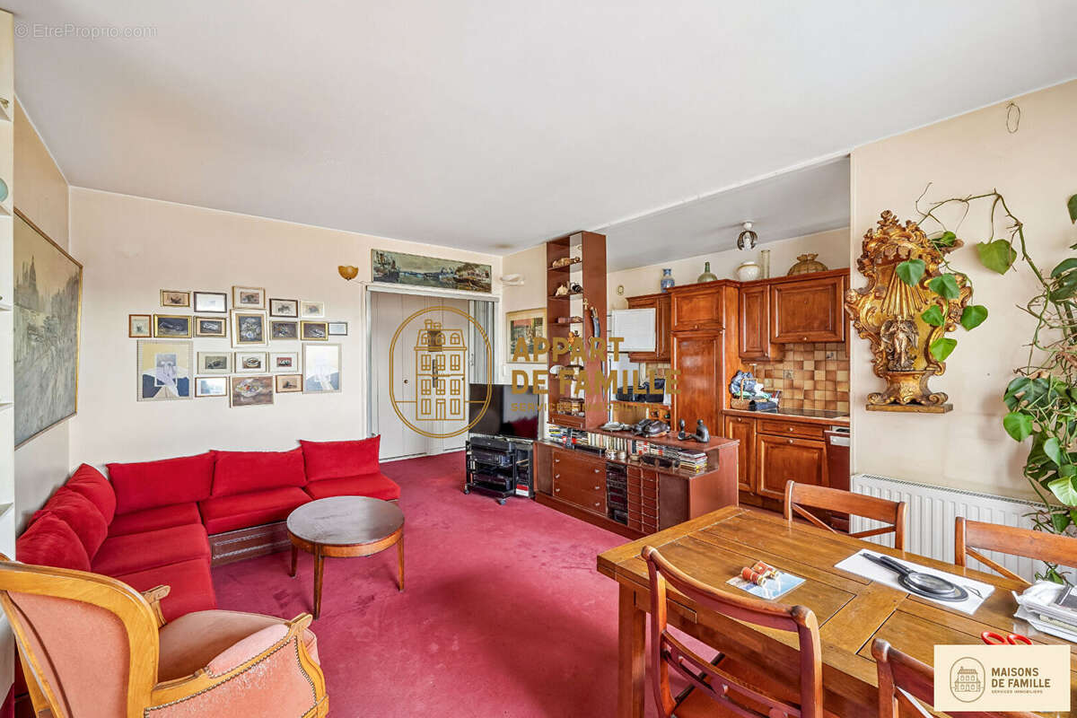 Appartement à PARIS-14E
