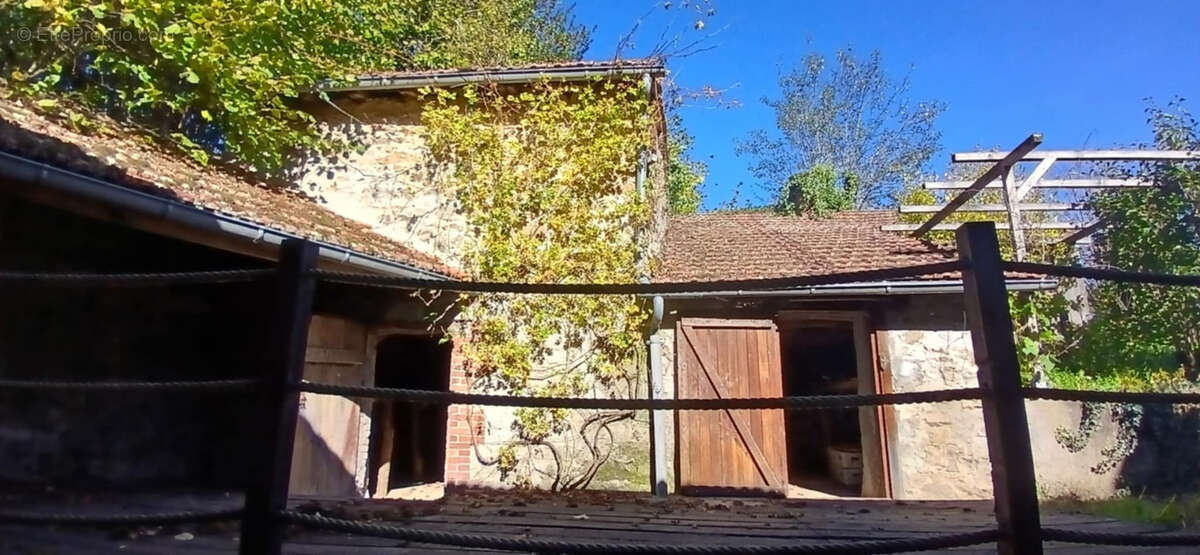 Maison à MASBARAUD-MERIGNAT