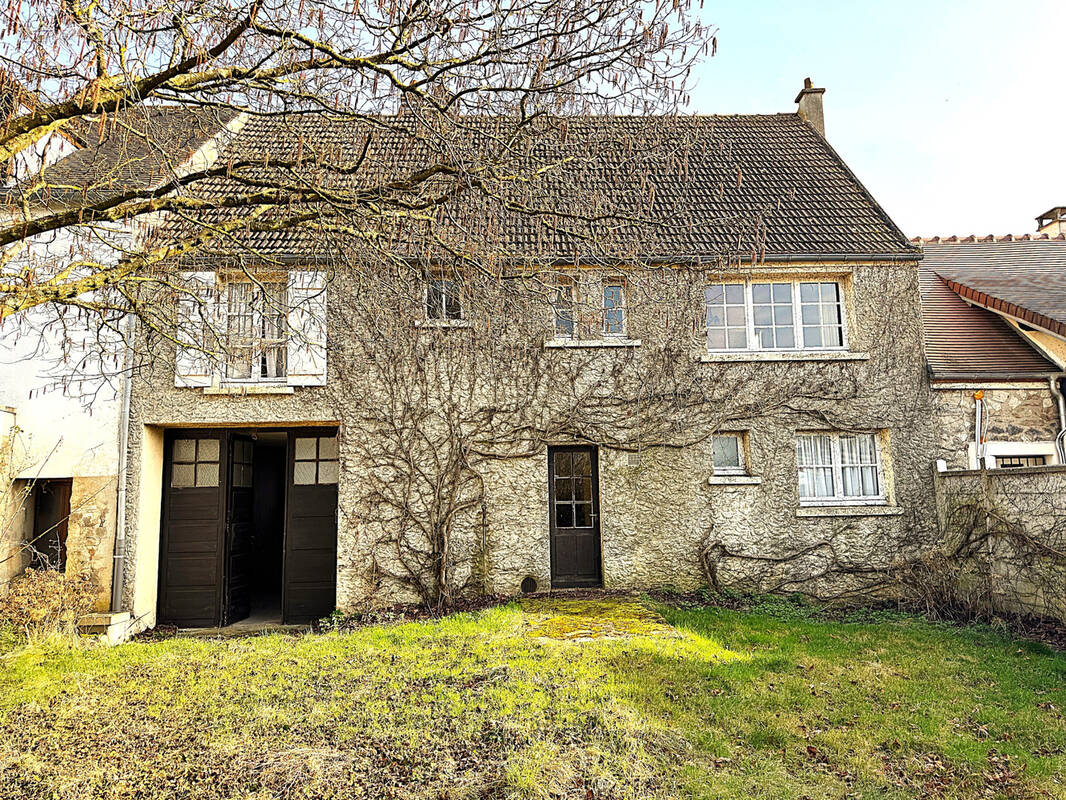 Maison à VER-SUR-LAUNETTE