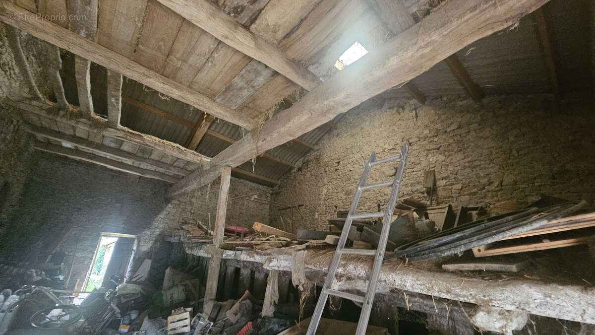 Maison à DOMPIERRE-LES-EGLISES