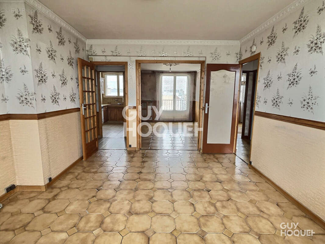 Appartement à AUBERVILLIERS