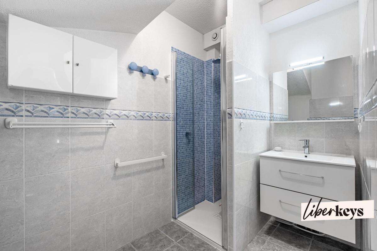 Fréjus – Maison mitoyenne de  102 m² - 3 chambres - Garage - Proche des commerces et de la base Nature - photo 6