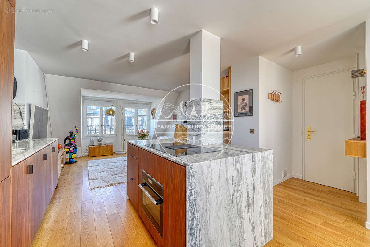 Appartement à PARIS-2E