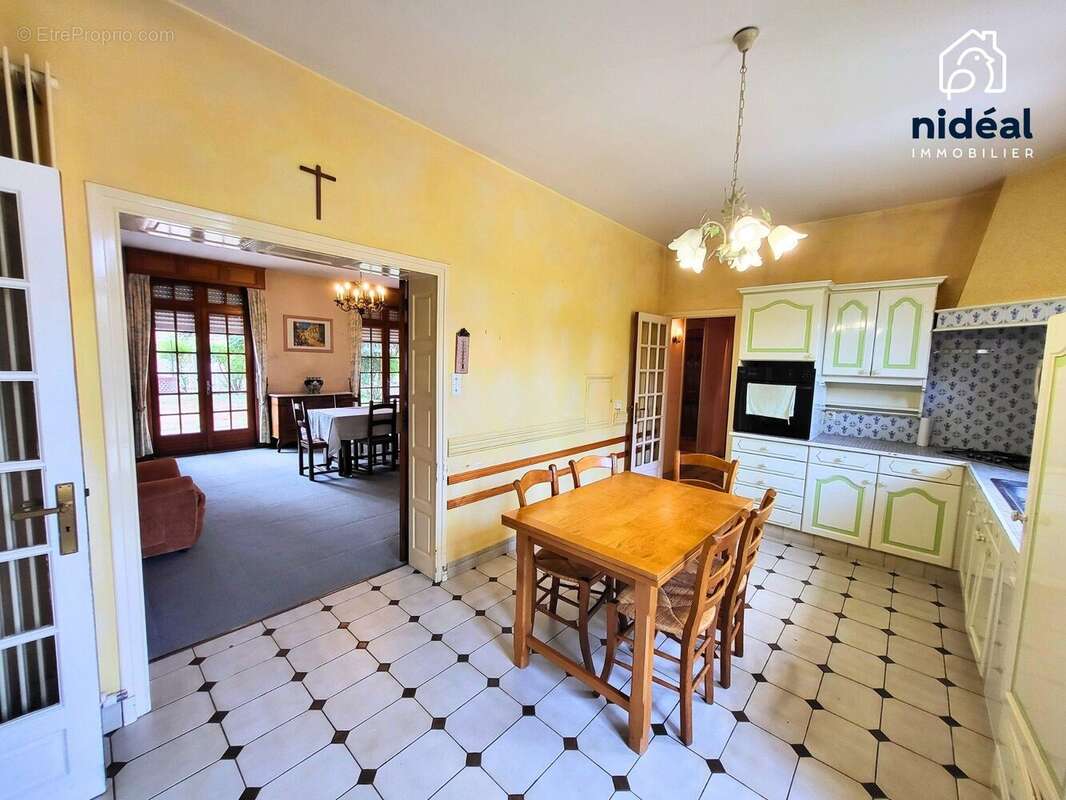 Maison 190 m² à Solesmes  - photo 7