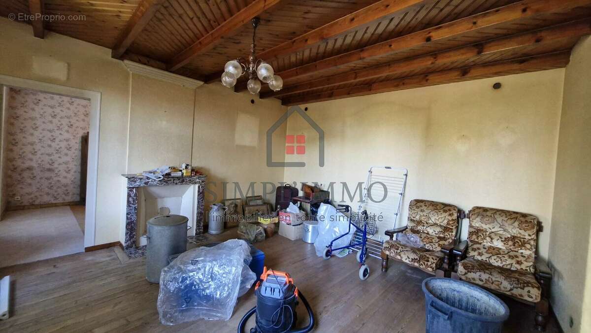 Maison à CHAMPAGNE