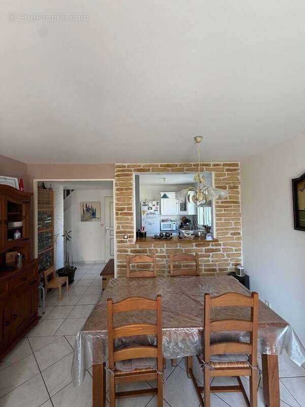 Appartement à SAINT-JUST-SAINT-RAMBERT