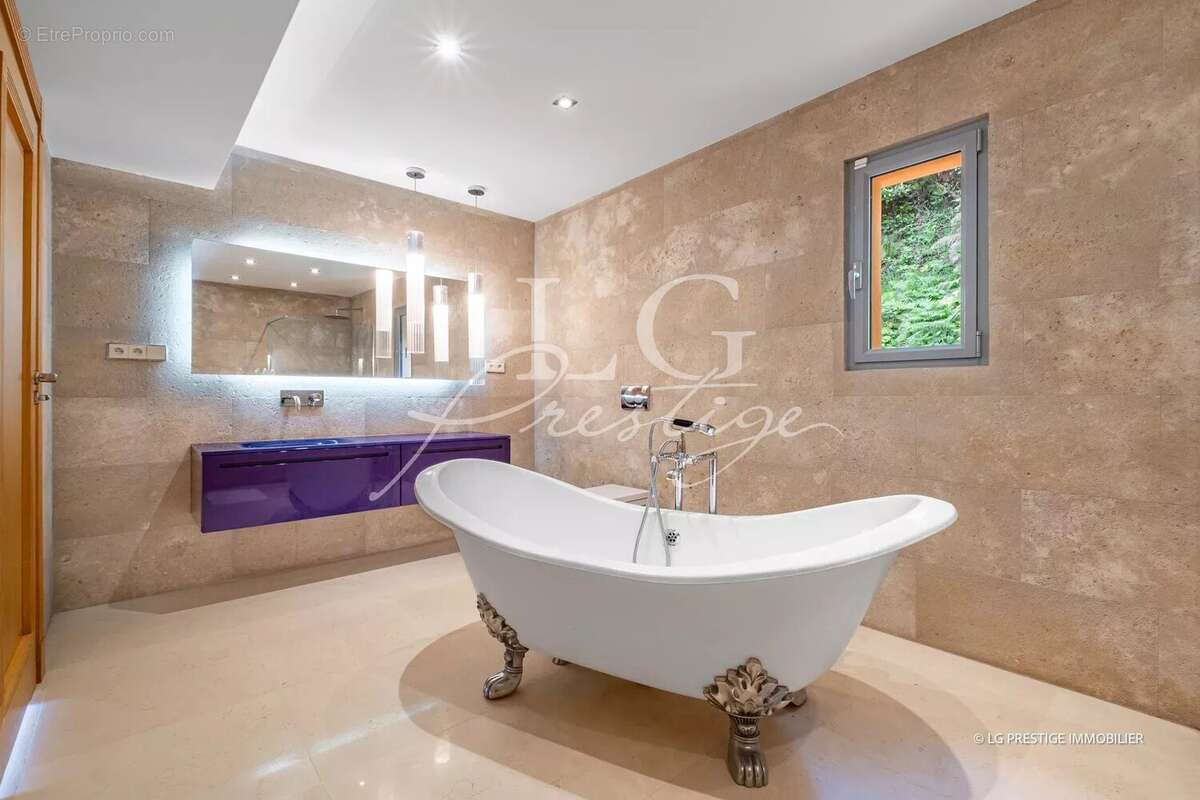 Maison à THEOULE-SUR-MER