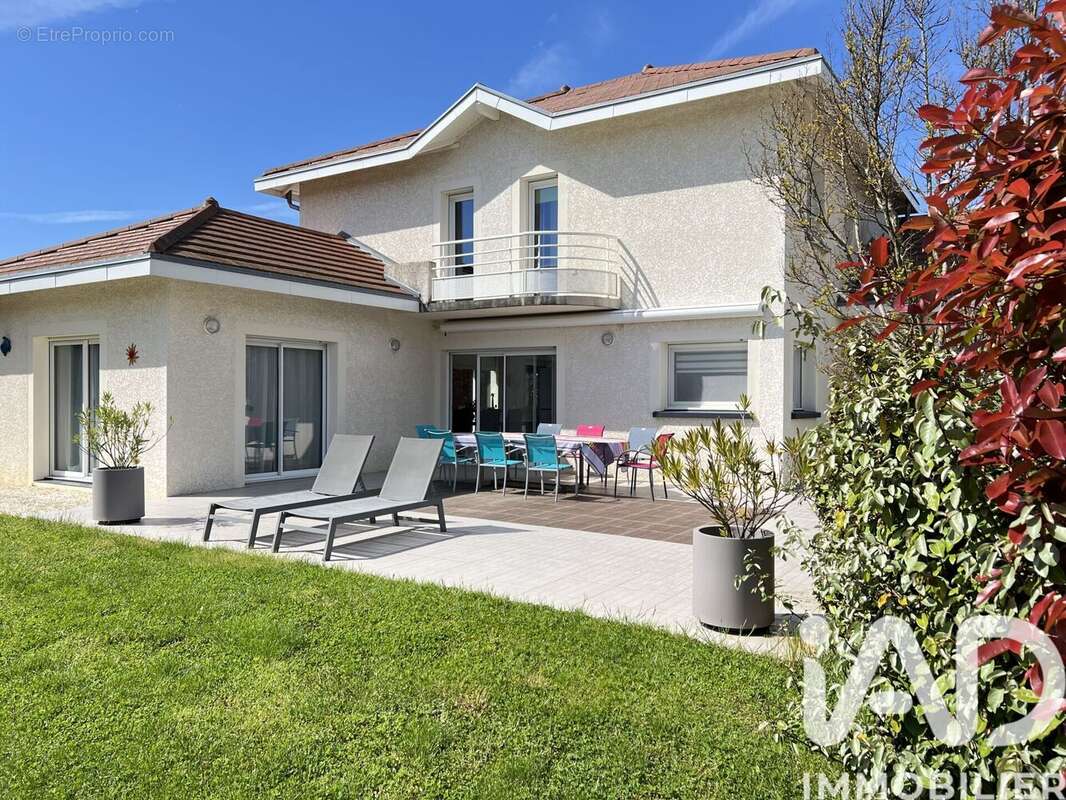 Photo 3 - Maison à LA BUISSE