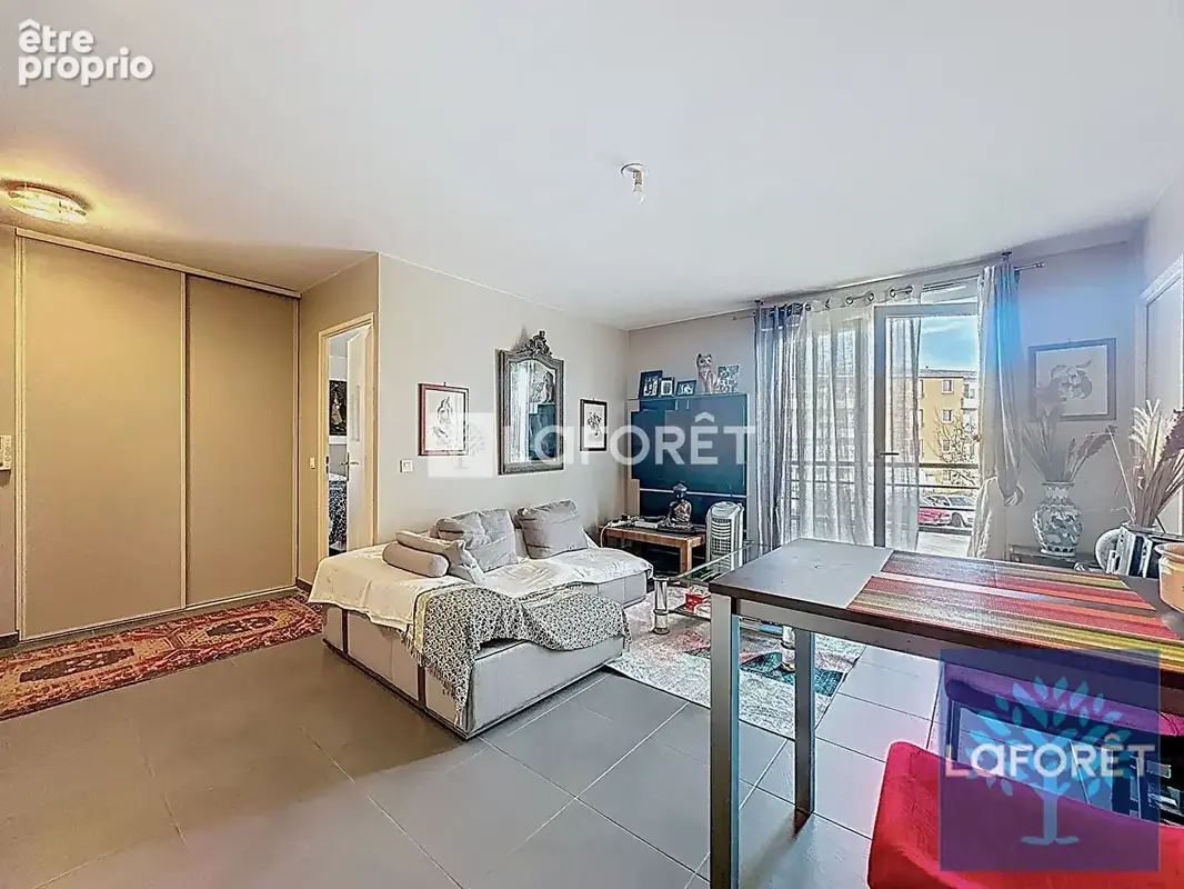 Appartement à VIGNEUX-SUR-SEINE