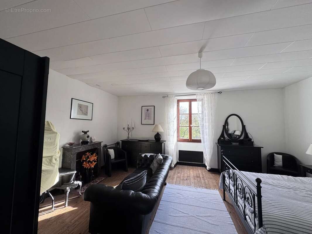 Maison à GENAC