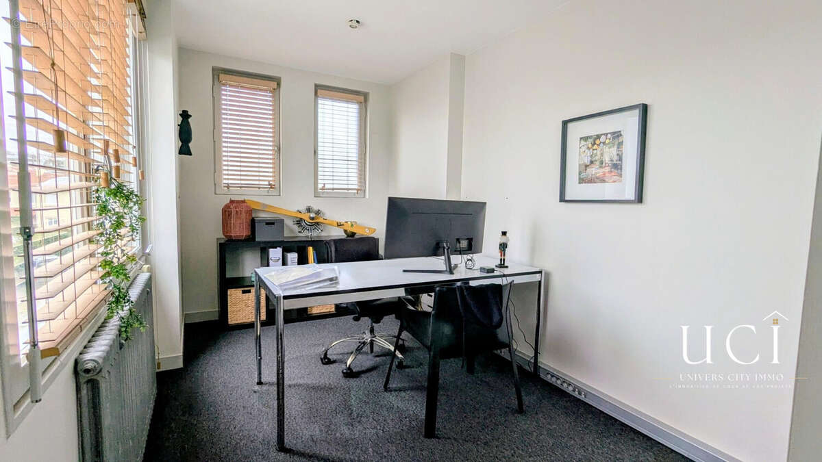 Commerce 284 m² à Saint-Sebastien-Sur-Loire  - photo 5
