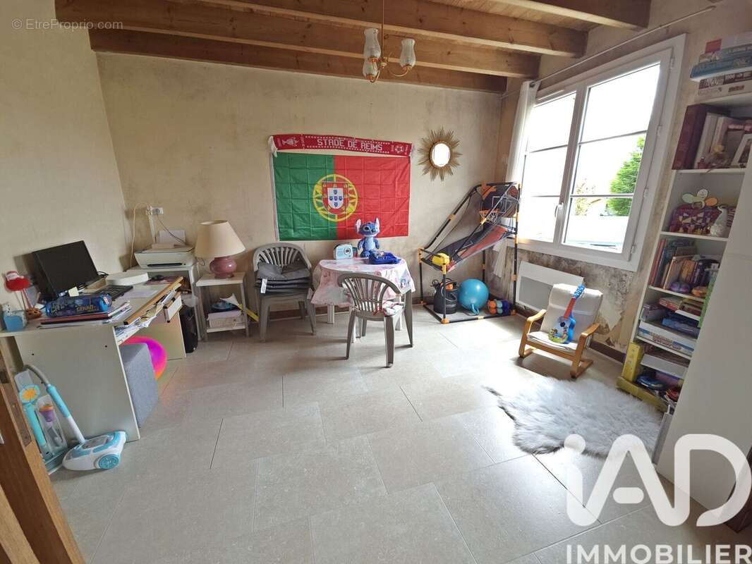 Photo 6 - Maison à MENOMBLET