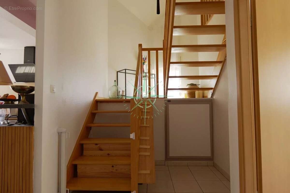 À VENDRE – Superbe duplex lumineux avec terrasse – Dernier étage – Garage + 3 parkings - photo 15