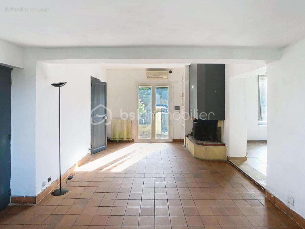 Maison à AMILLY