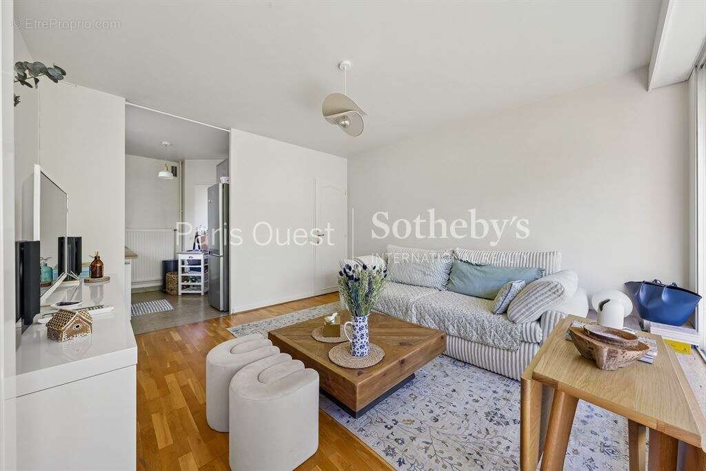 Appartement à NEUILLY-SUR-SEINE
