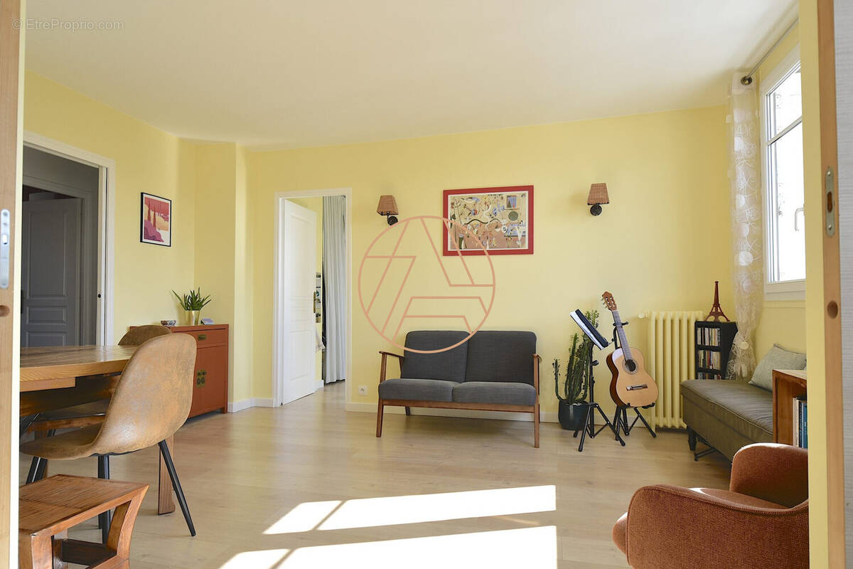 Appartement à SAINT-MAUR-DES-FOSSES