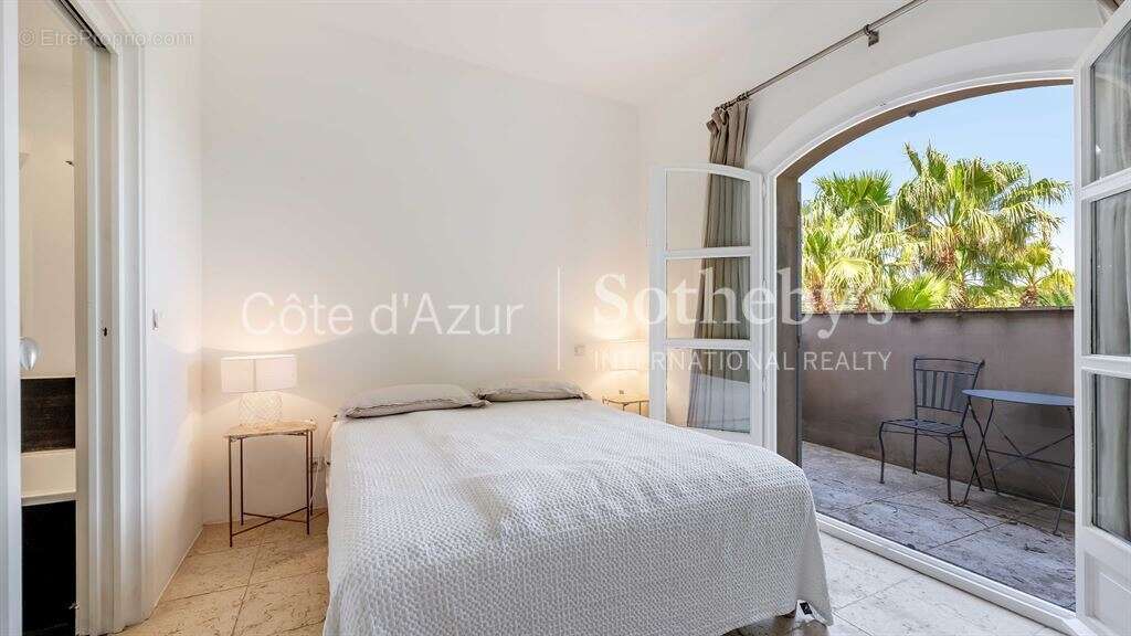 Grimaud villa provençale de charme avec piscine, jardin paysager et cinq suites - photo 14