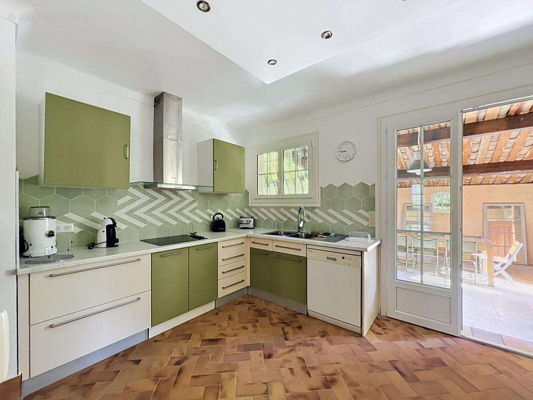 Appartement à MOUGINS