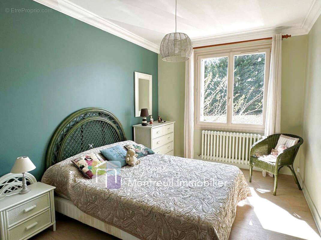 Maison à LE PUY-NOTRE-DAME