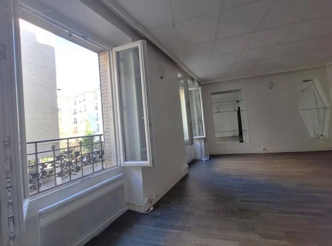 Appartement à PARIS-14E
