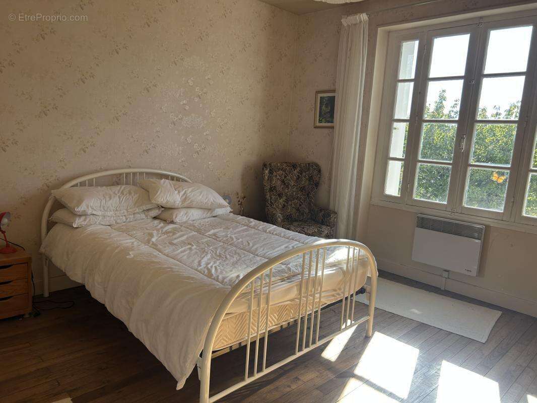 Maison à NANTEUIL-EN-VALLEE