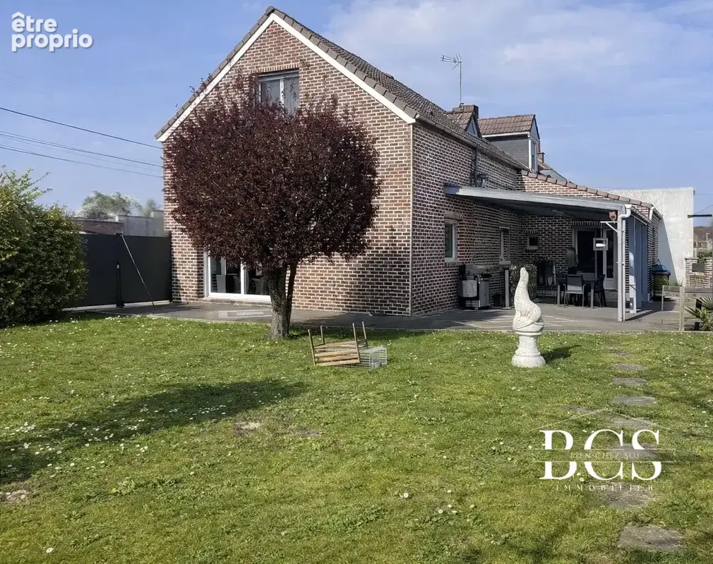 Maison 9 pièces 151 m² · à Nivelle · 151 m² · 299 000 €