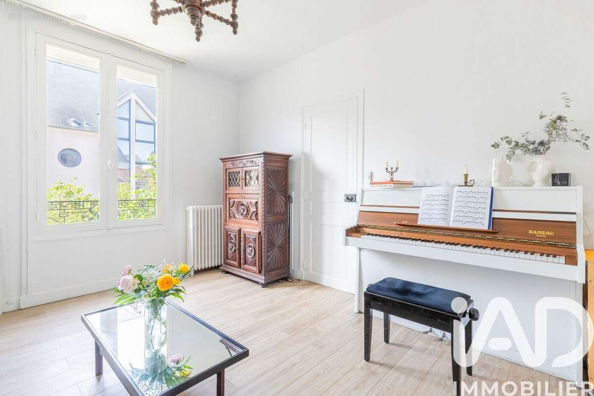 Maison 61 m² à Antony  - photo 3