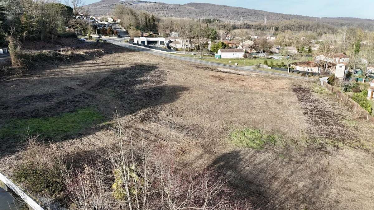 Terrain à vendre de 1412m2 avec vue sur les Pyrénées - photo 2