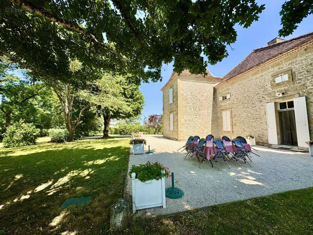 Maison à SAINT-COLOMB-DE-LAUZUN