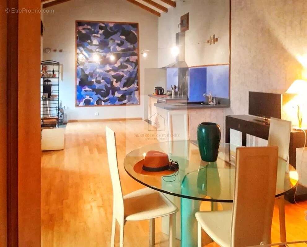 Maison à LE COLLET-DE-DEZE