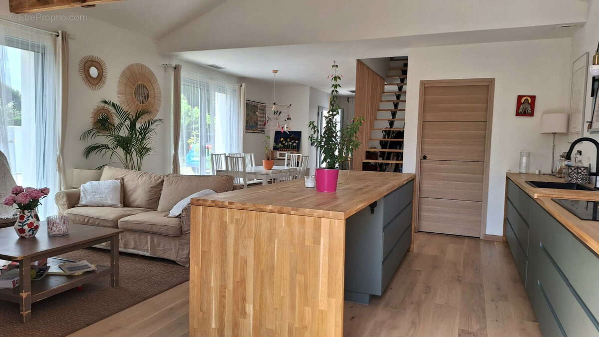 Maison familiale rénovée de 145 m² avec jardin ? Mérignac - photo 8