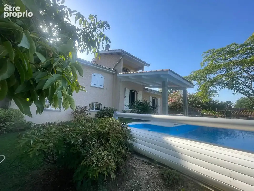 Photo Maison à Clonas-Sur-Vareze au prix de 550 000€